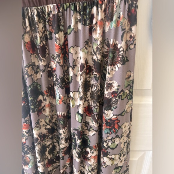 Mocha Floral Midi Dress - Picture 4 of 5